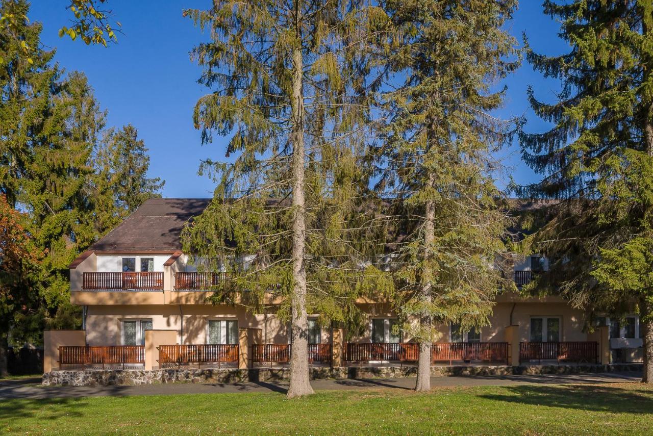 Lipicai Hotel Es Etterem Szilvásvárad Exterior foto