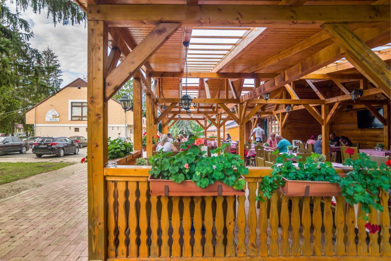 Lipicai Hotel Es Etterem Szilvásvárad Exterior foto