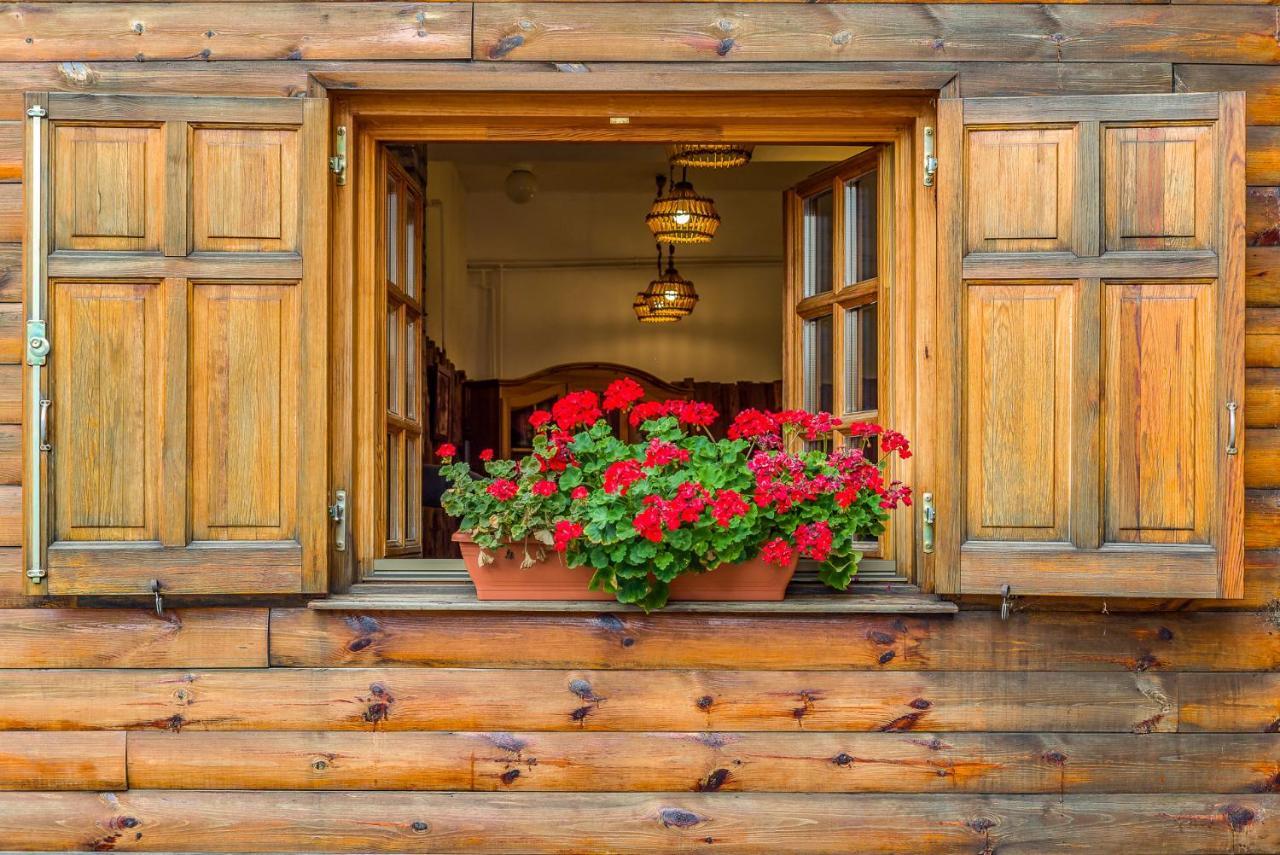 Lipicai Hotel Es Etterem Szilvásvárad Exterior foto